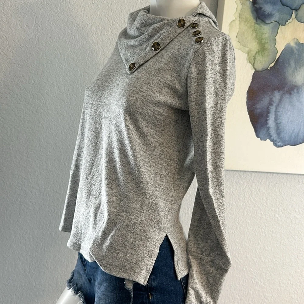 89th + Madison Gray Soft Light Weight Sweater - Picture 2 of 10